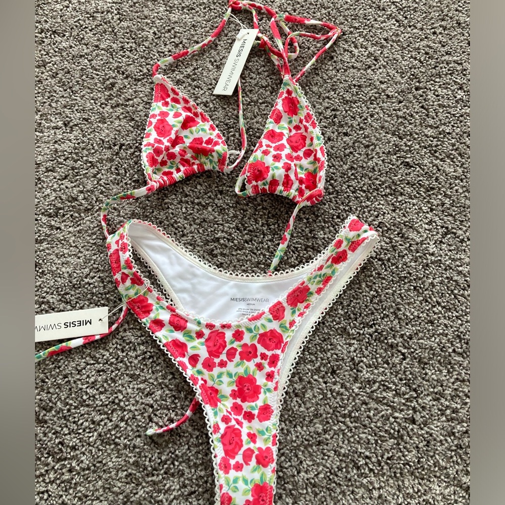 Meisis Swimwear - small top, medium bottom